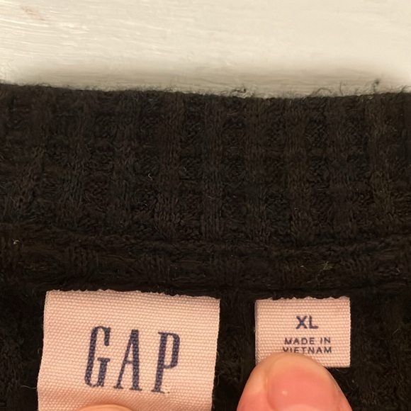 XL GAP BLACK GATHERED BOTTOM BELL SLEEVE LIGHTWEIGHT SWEATER - Picture 8 of 9